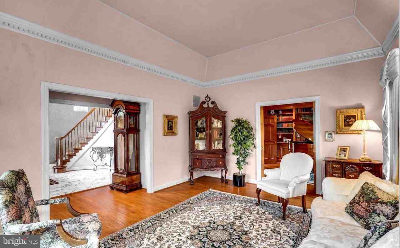 10700 Hunters Run Ct - Photo 7 of 50