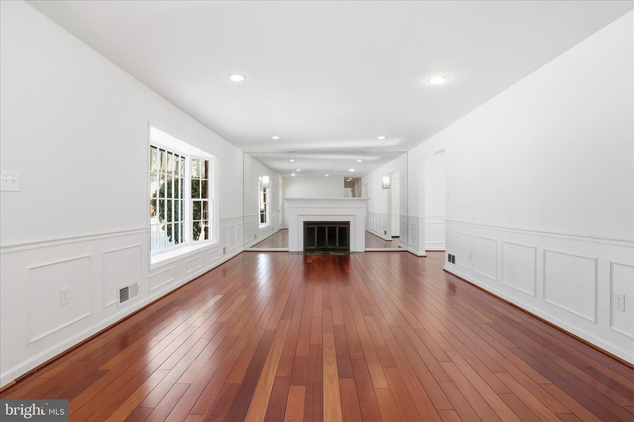 3033 Sylvan Dr - Photo 4 of 30