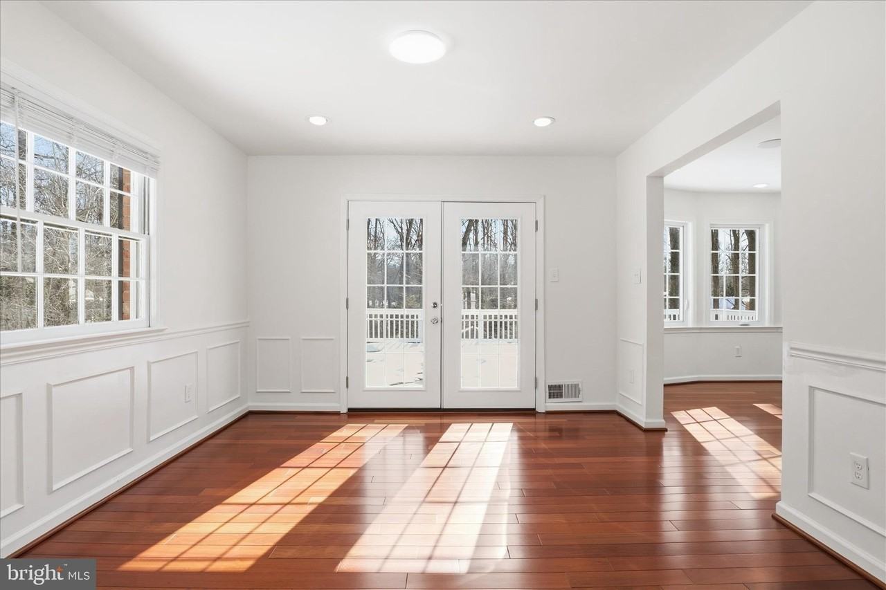 3033 Sylvan Dr - Photo 6 of 30