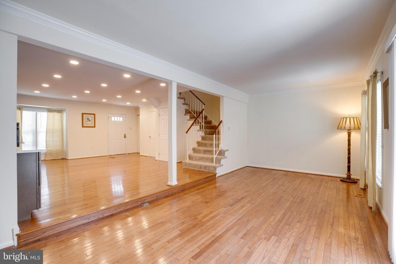 5772 Crownleigh Ct - Photo 6 of 41