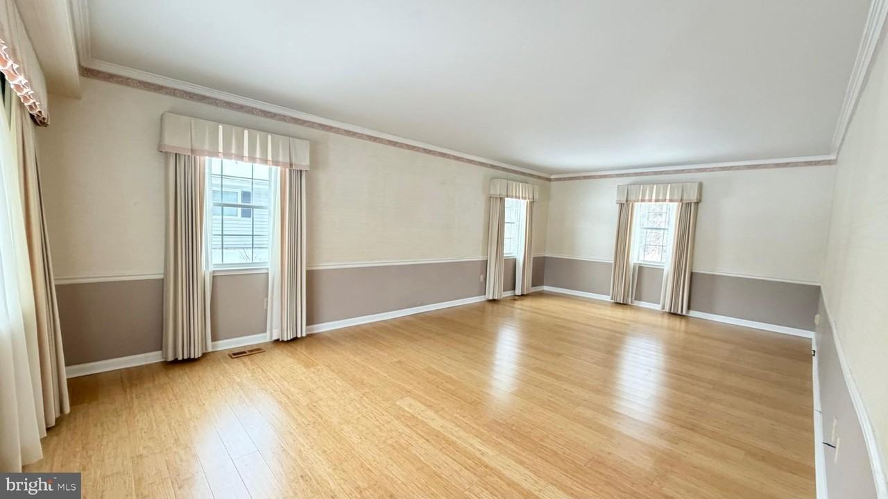 4325 Majestic Ln - Photo 3 of 24