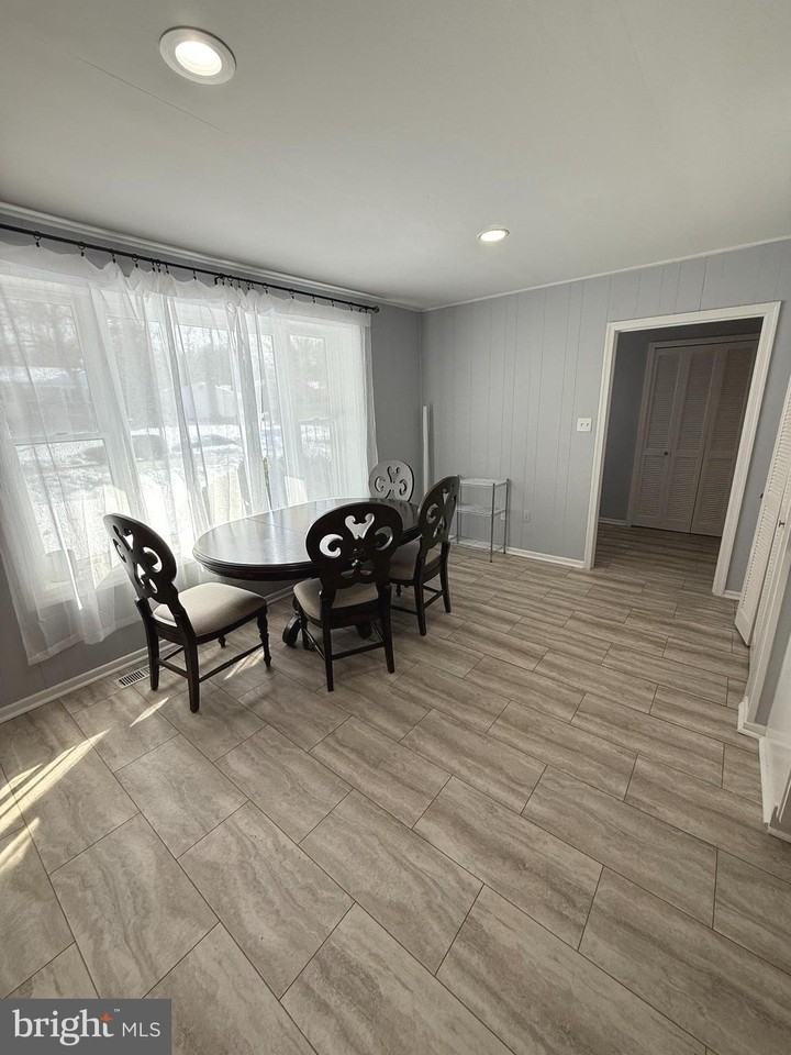 1716 Pine Valley Dr - Photo 5 of 15