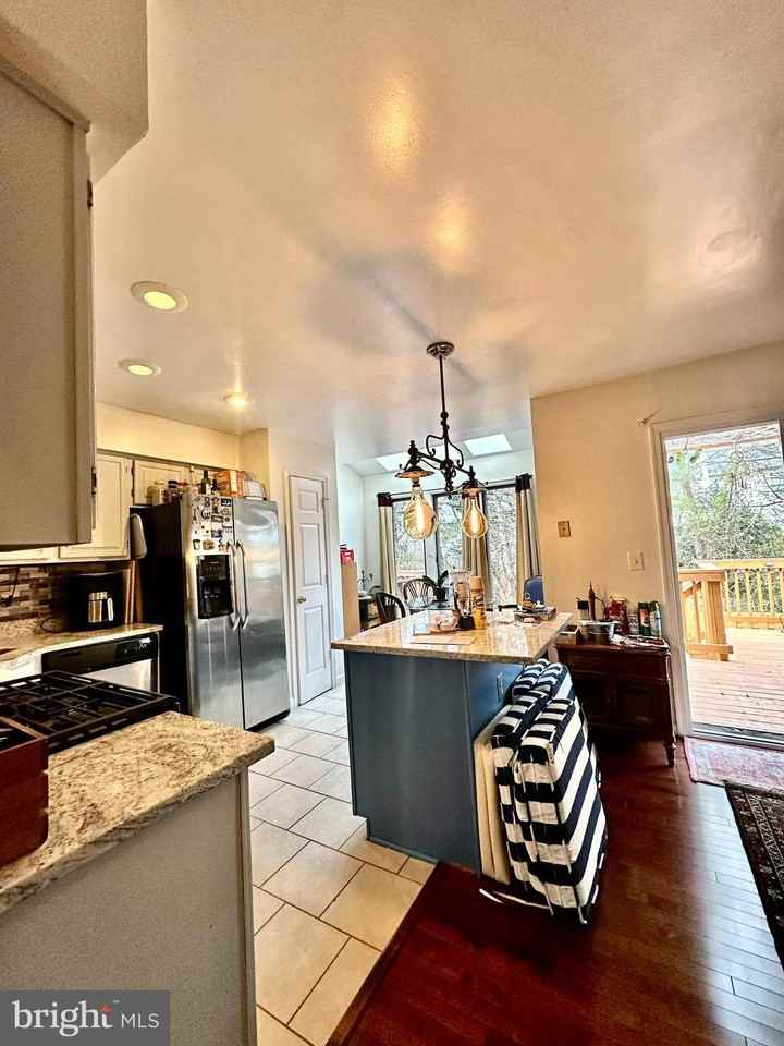 6046 Joust Ln - Photo 5 of 18
