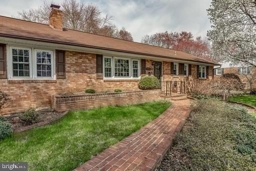 4902 Pole Rd - Photo 3 of 41