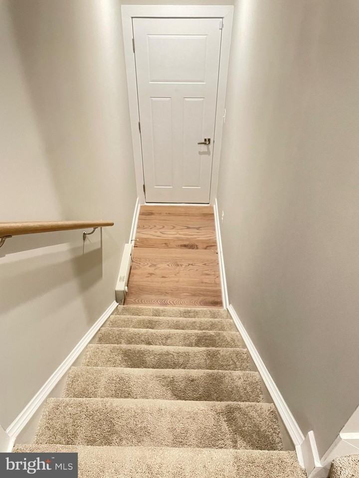 42589 Burbank Ter - Photo 6 of 40