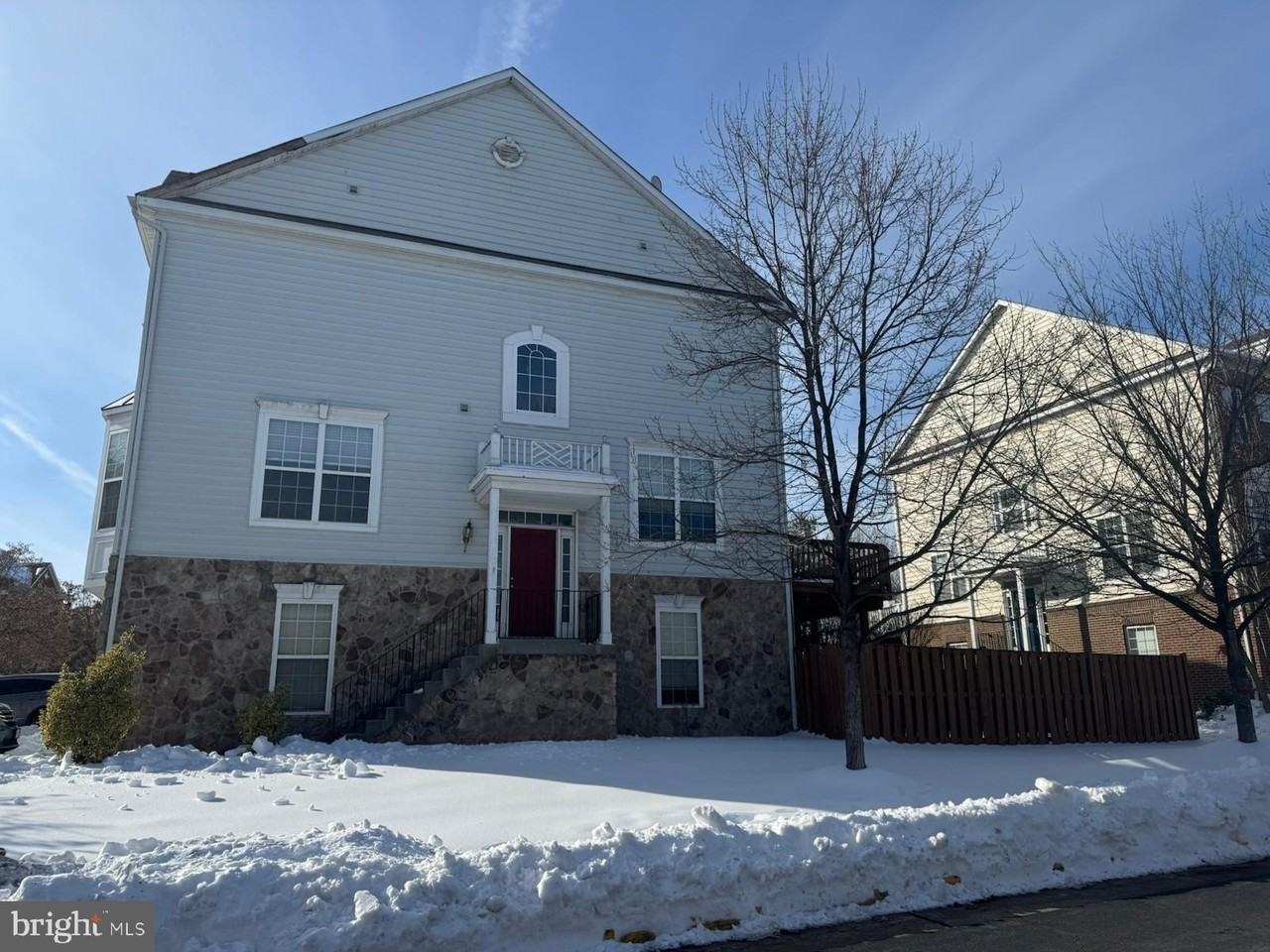 42474 Magellan Sq - Photo 2 of 31