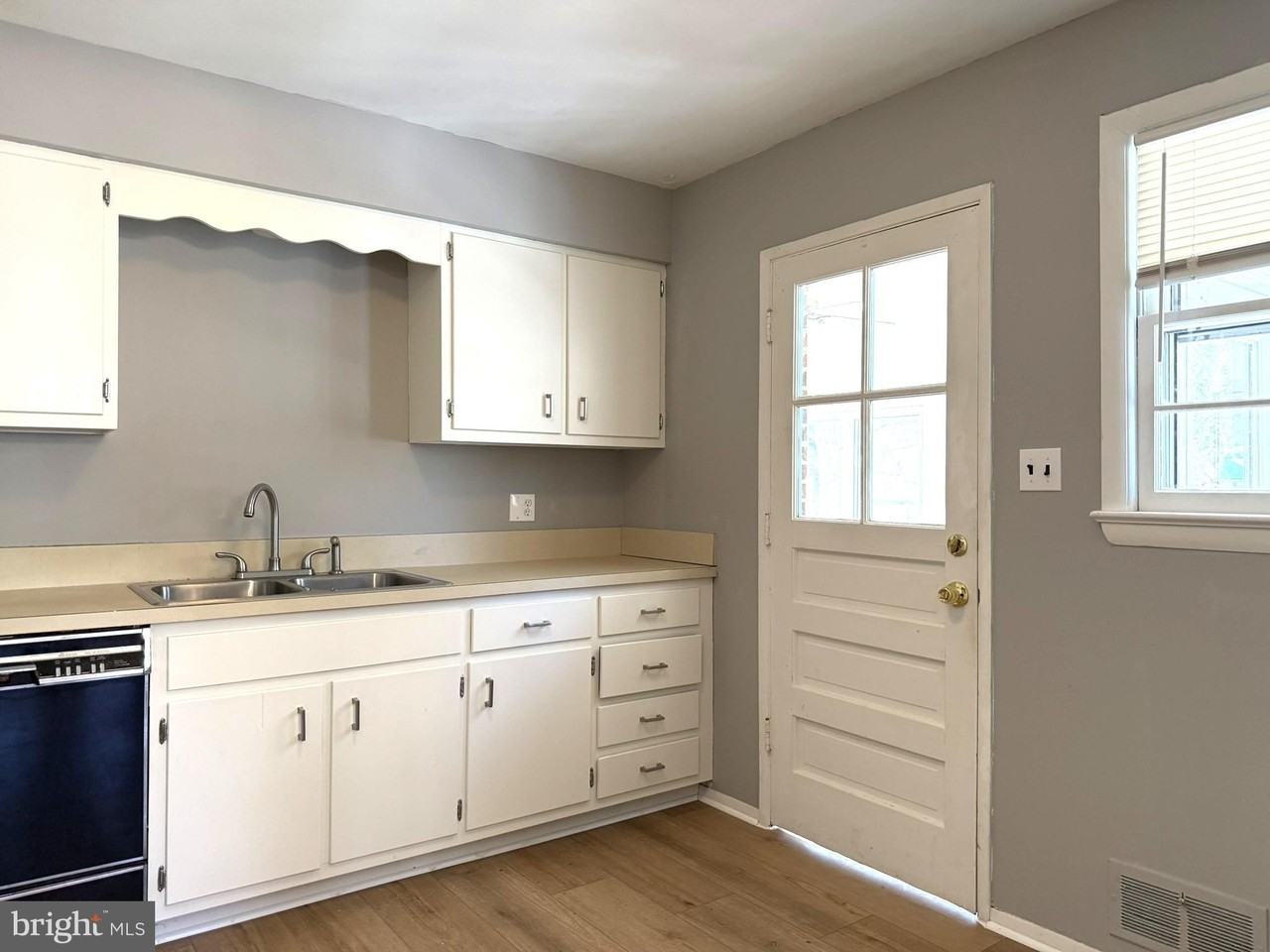 9120 Peabody St - Photo 4 of 11