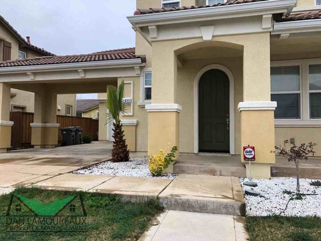 1922 Boyle Pl - Photo 2 of 19