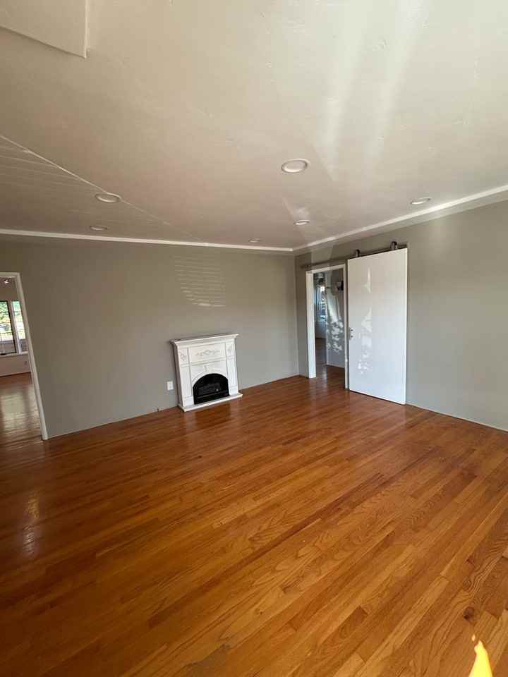 4650 Parks Ave - Photo 7 of 24