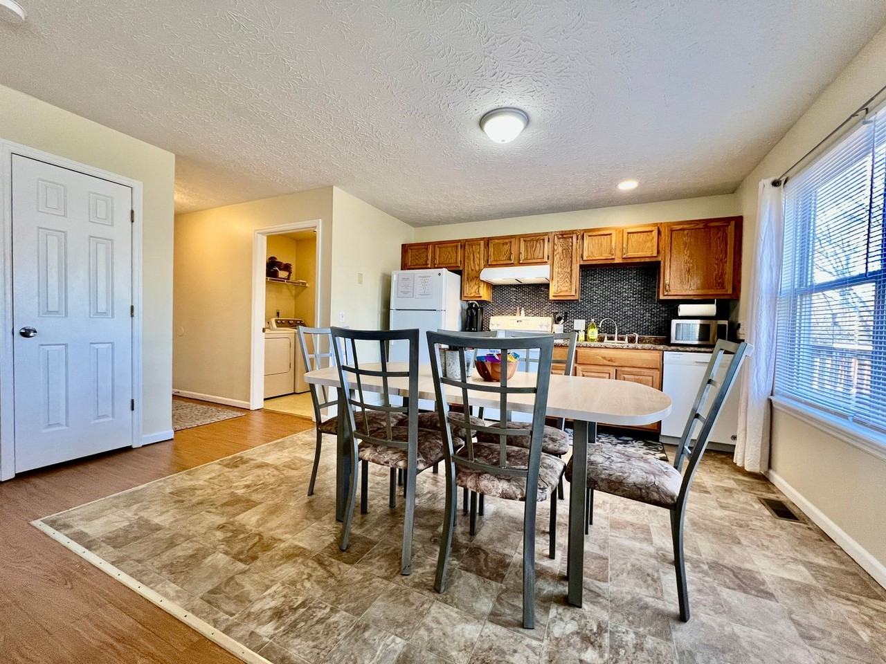 260 Overbrook Dr - Photo 4 of 19