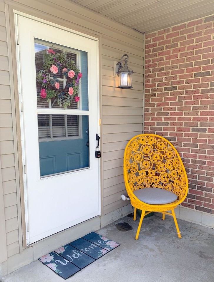 142 Overbrook Dr - Photo 2 of 14