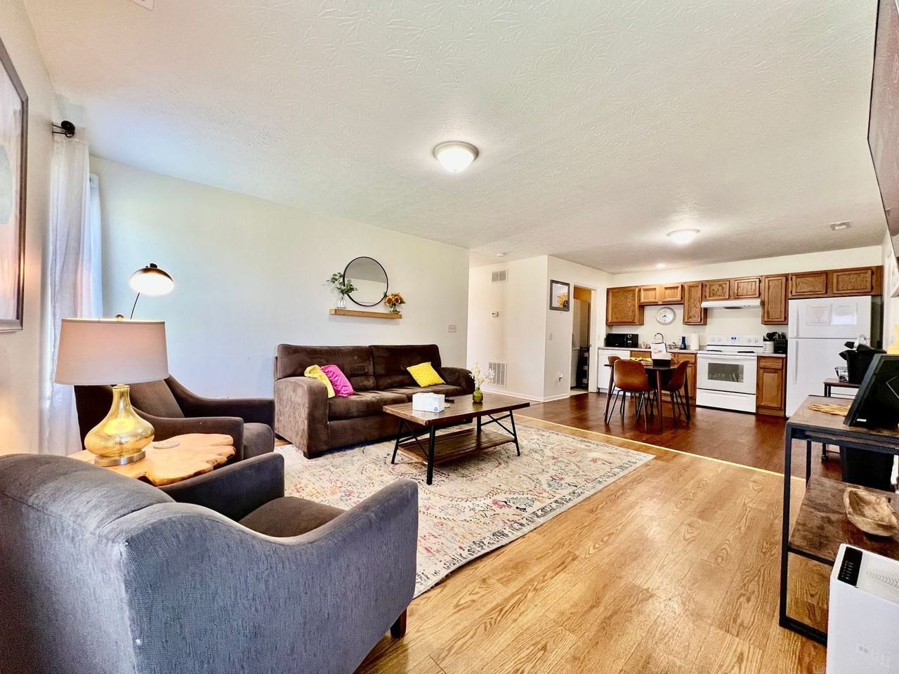 105 Overbrook Dr - Photo 2 of 20