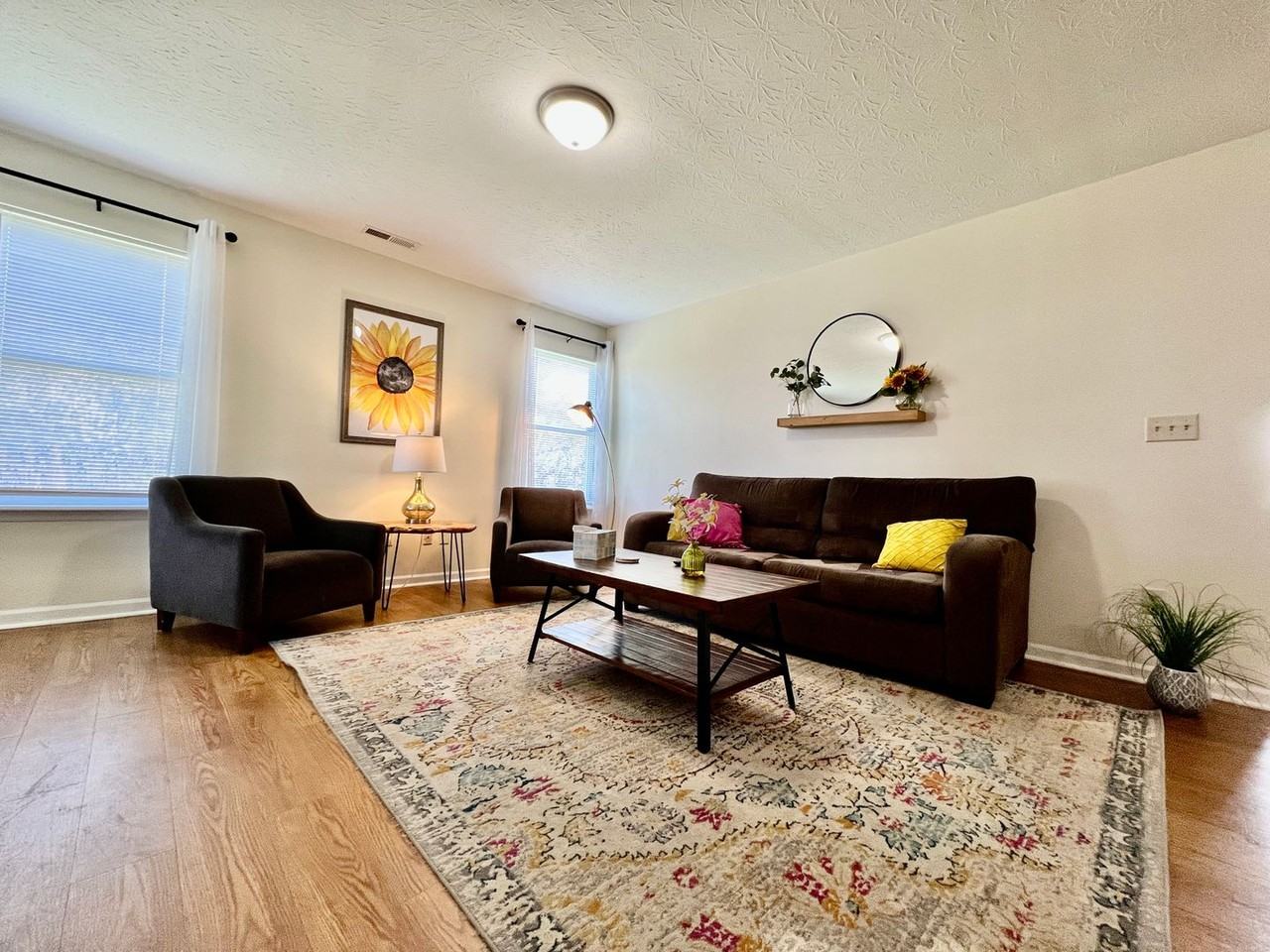 105 Overbrook Dr - Photo 3 of 20