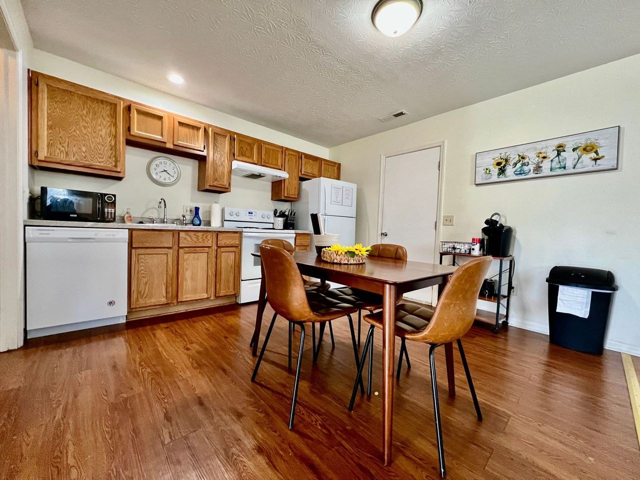 105 Overbrook Dr - Photo 5 of 20