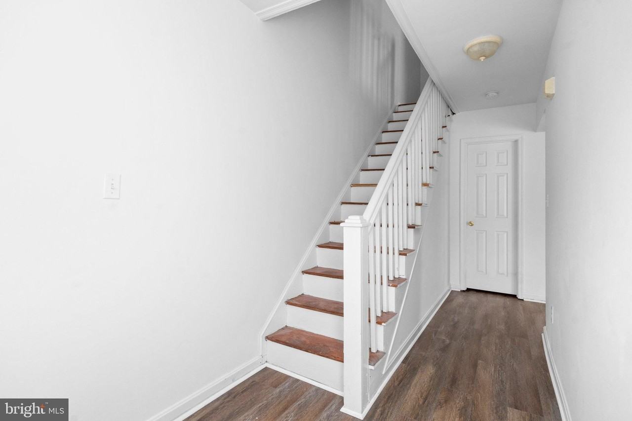 137 Cambridge St - Photo 2 of 27