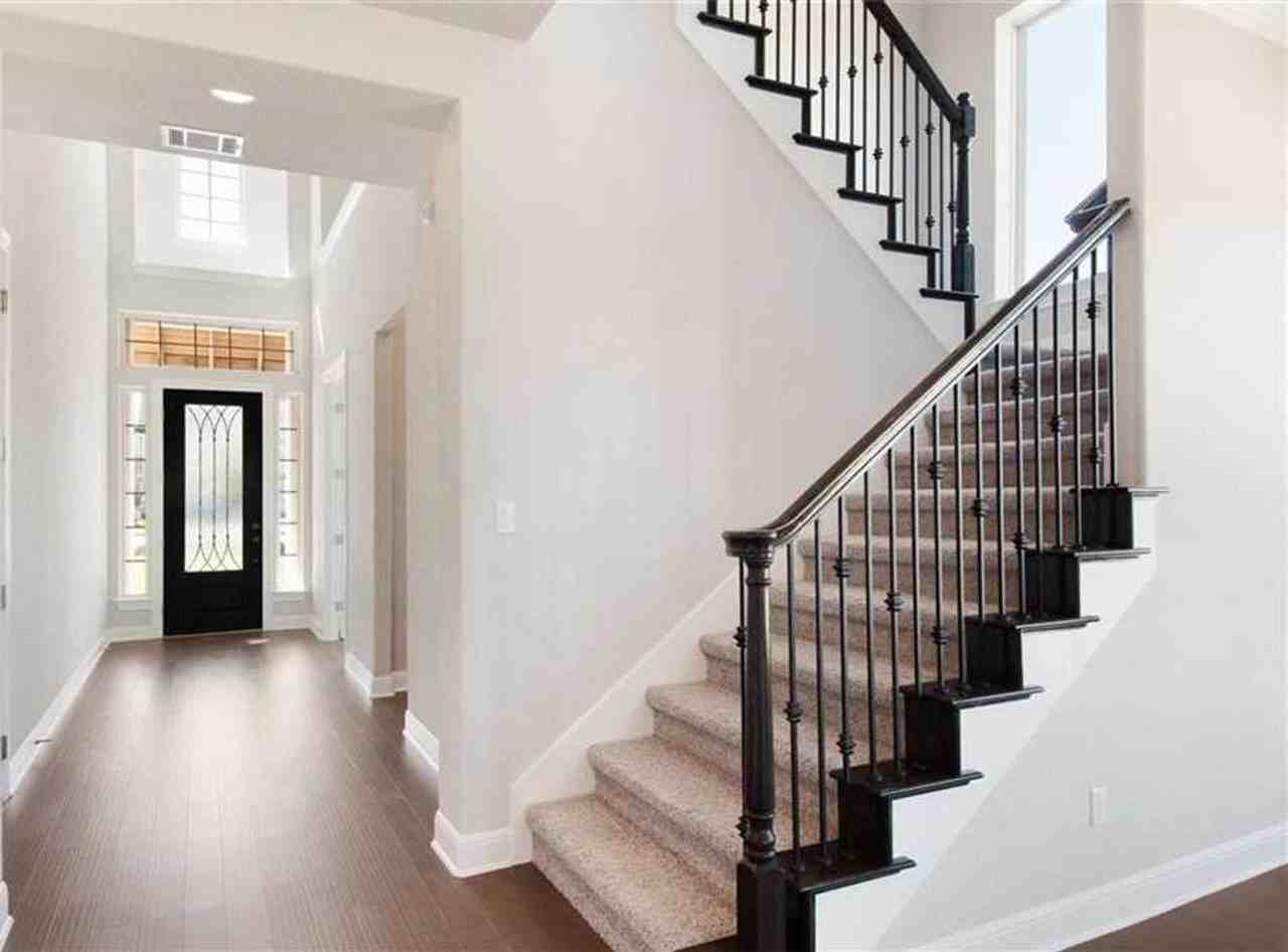 1120 Positano Pass - Photo 7 of 28