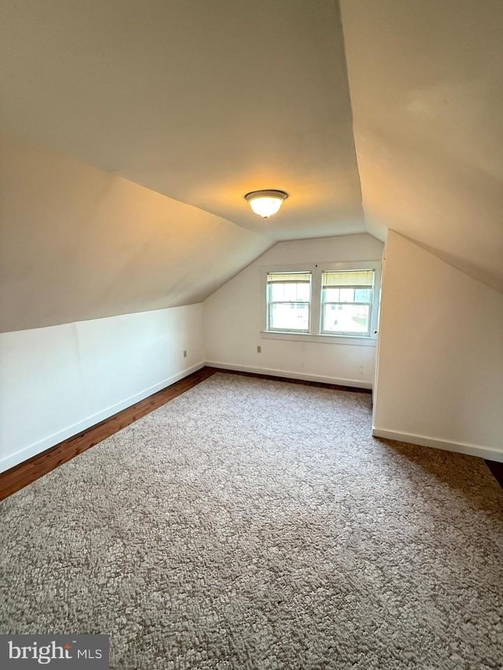 11 Strawberry Ln - Photo 5 of 27