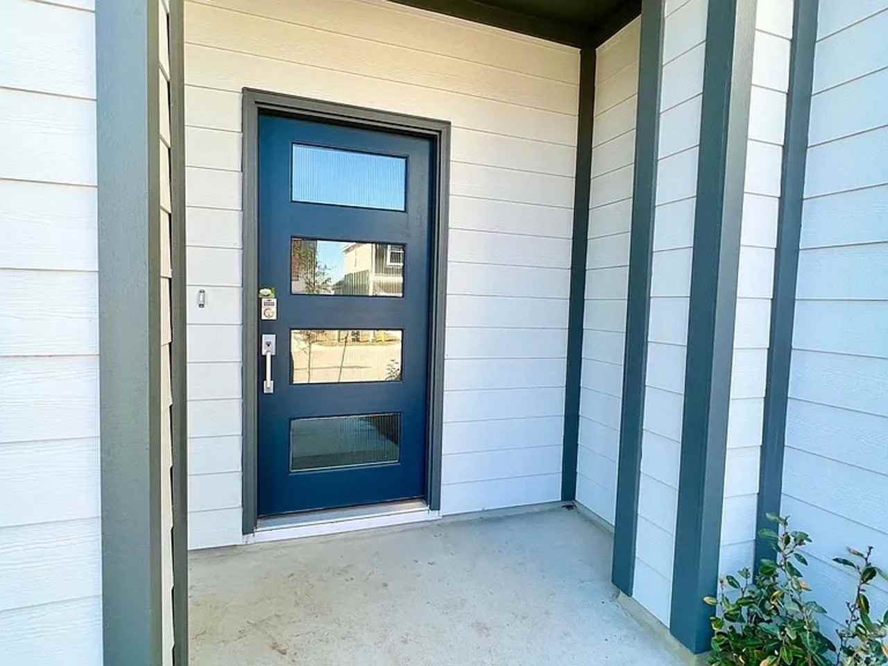 15502 Ellinger Dr - Photo 2 of 36