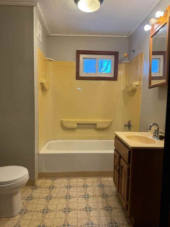 207 E Oak St - Photo 6 of 16