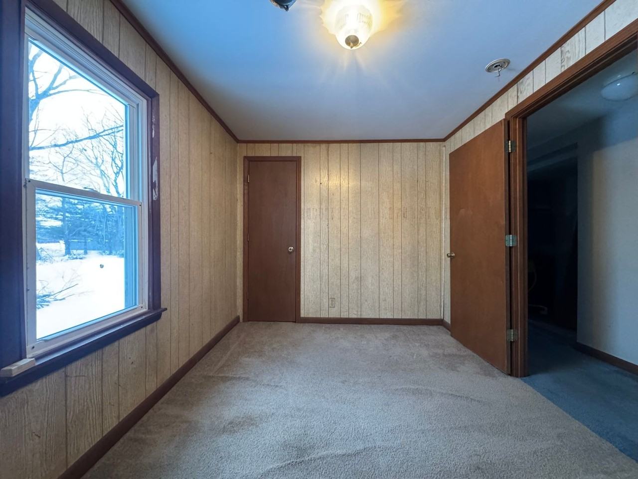 207 E Oak St - Photo 7 of 16