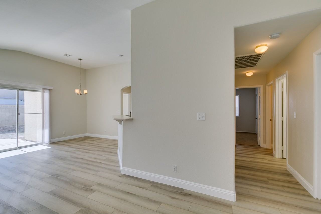 1901 Desert Sage Ave - Photo 2 of 28