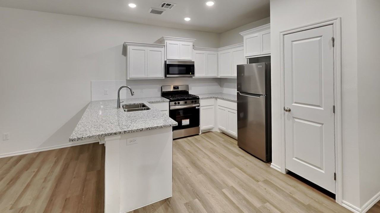 11403 N University Ave - Photo 6 of 21