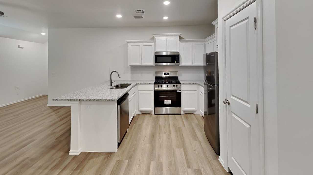 11403 N University Ave - Photo 7 of 21