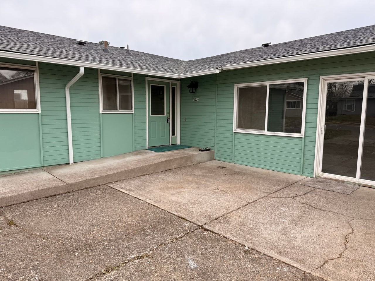 2020 Primrose St - Photo 3 of 34