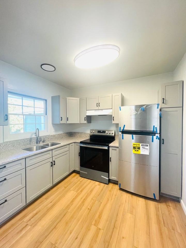 1081 Pasadena Ave - Photo 2 of 50