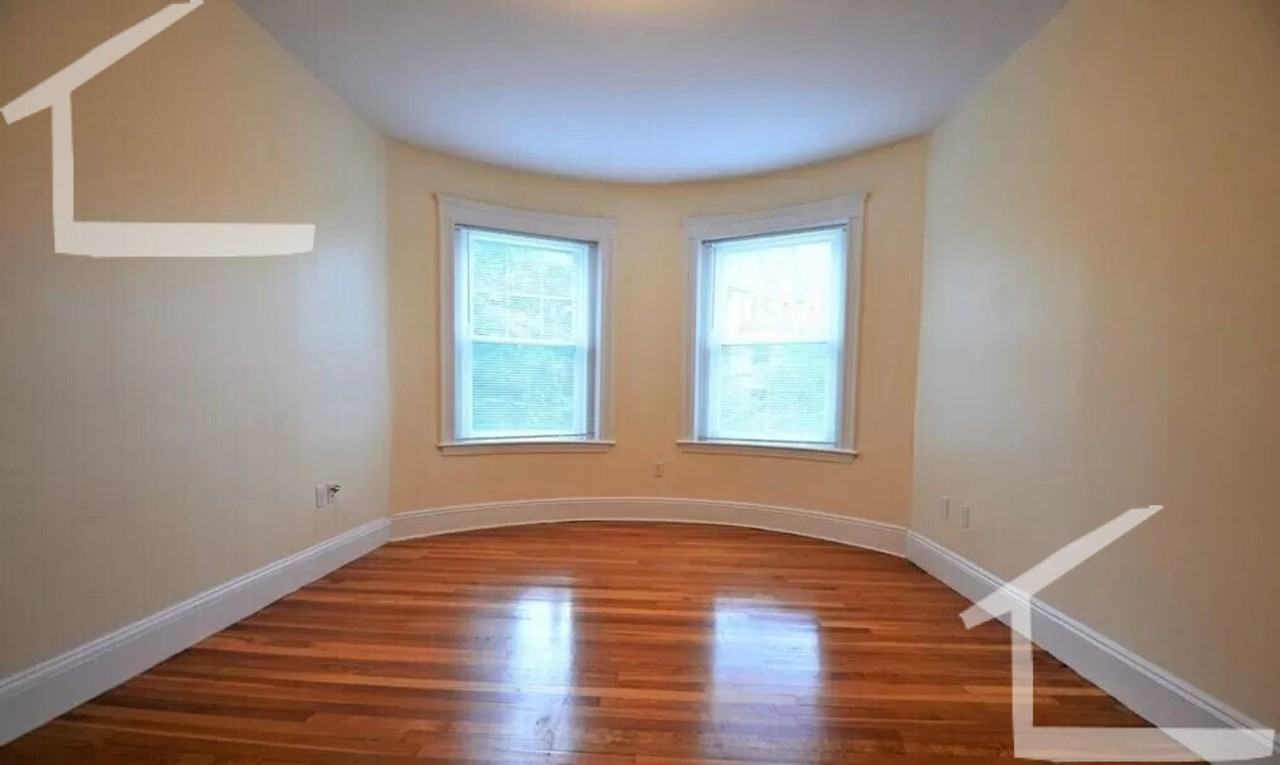 198 Winthrop Rd - Photo 2 of 10