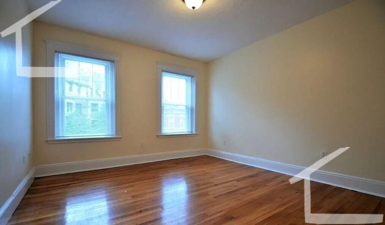 198 Winthrop Rd - Photo 5 of 10