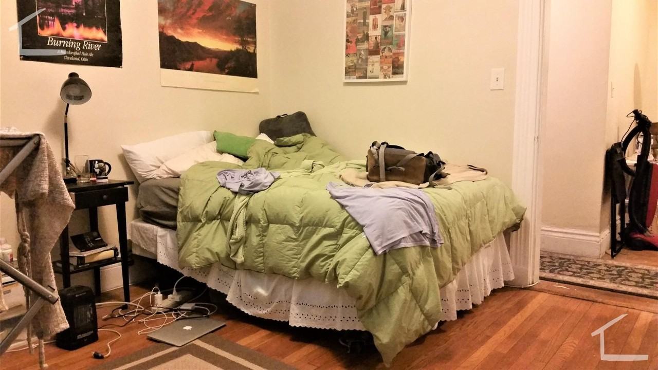 1727 Commonwealth Ave - Photo 3 of 7