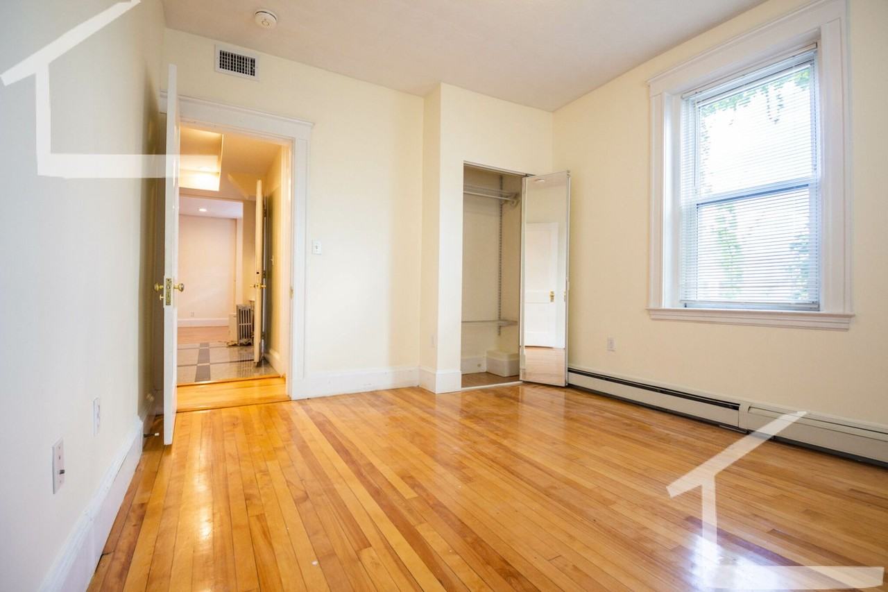 45 Babcock St - Photo 5 of 10