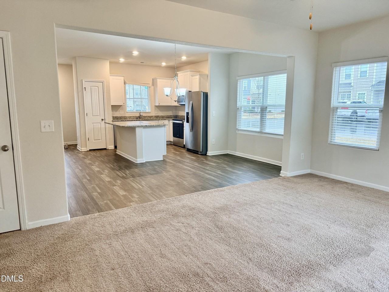 258 Yorktown Ln - Photo 3 of 10