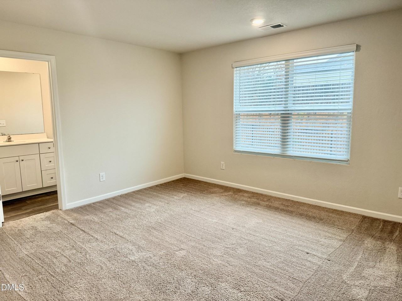 258 Yorktown Ln - Photo 4 of 10