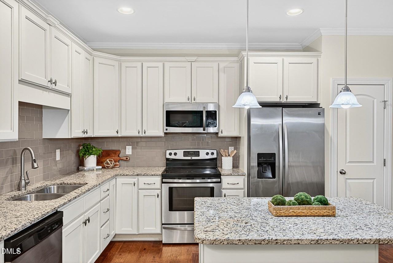 4416 Nicolas Pl - Photo 4 of 24