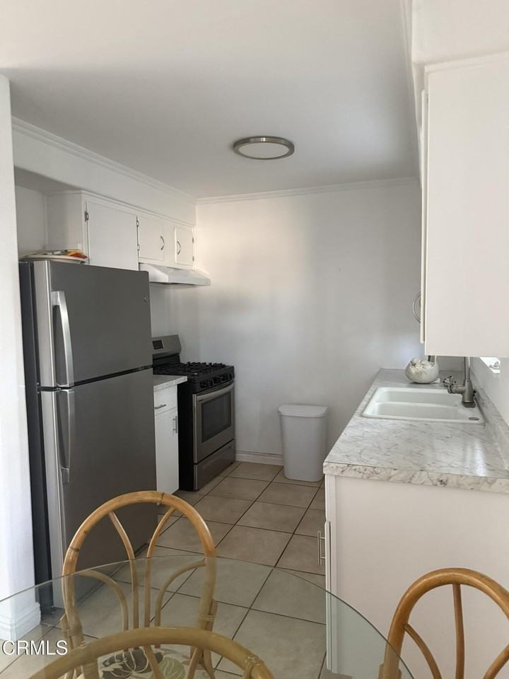 1064 Bangor Ln - Photo 7 of 13