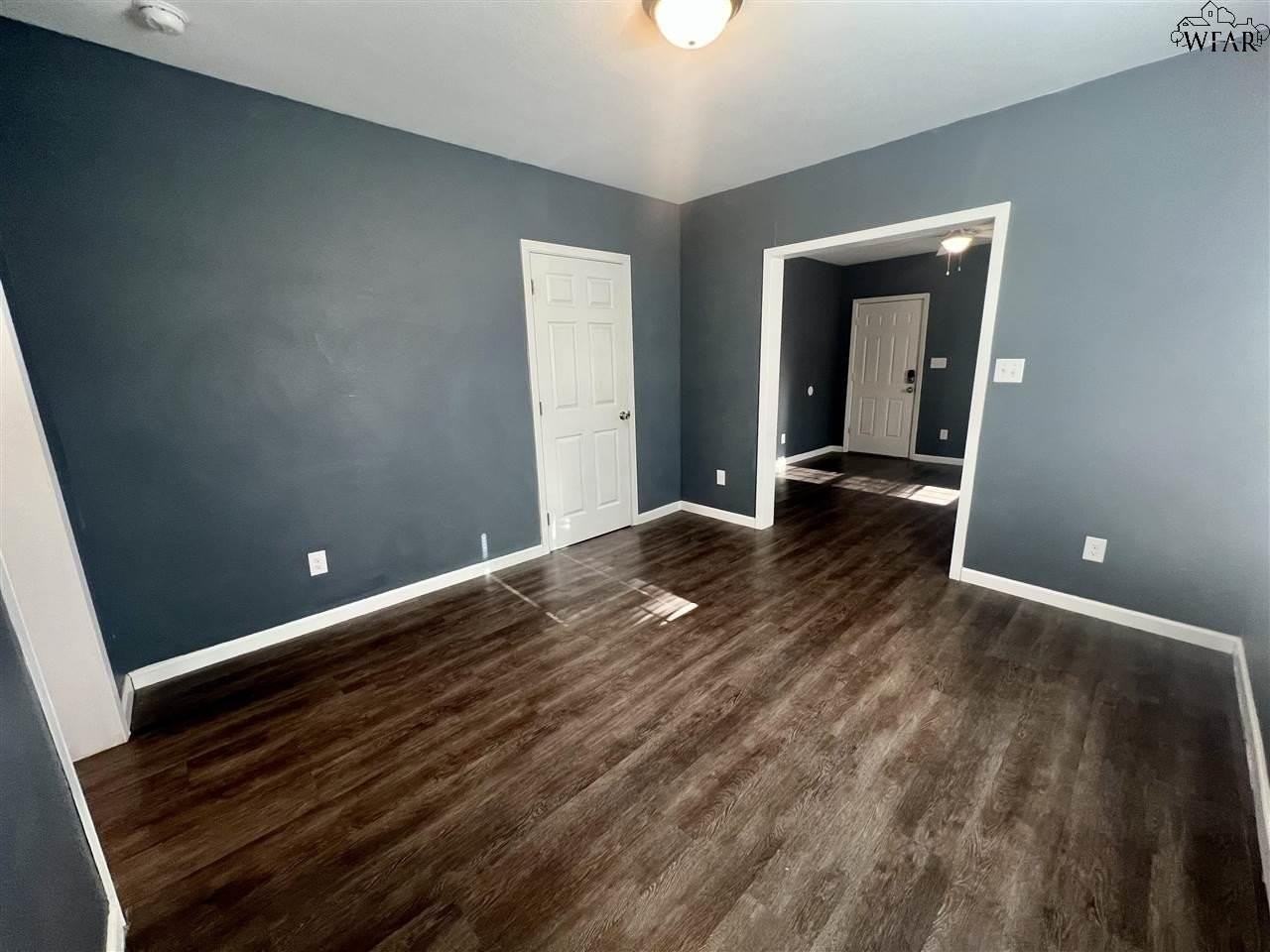 1102 Bluff St - Photo 6 of 8