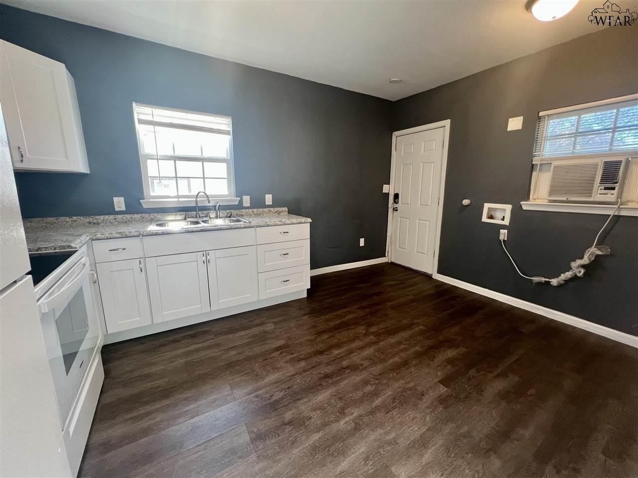 1102 Bluff St - Photo 7 of 8