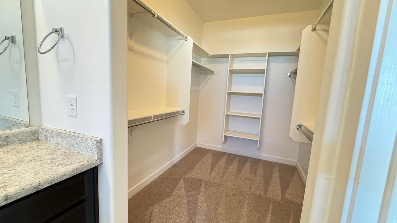 1002 W Cyan Valley Way - Photo 7 of 9