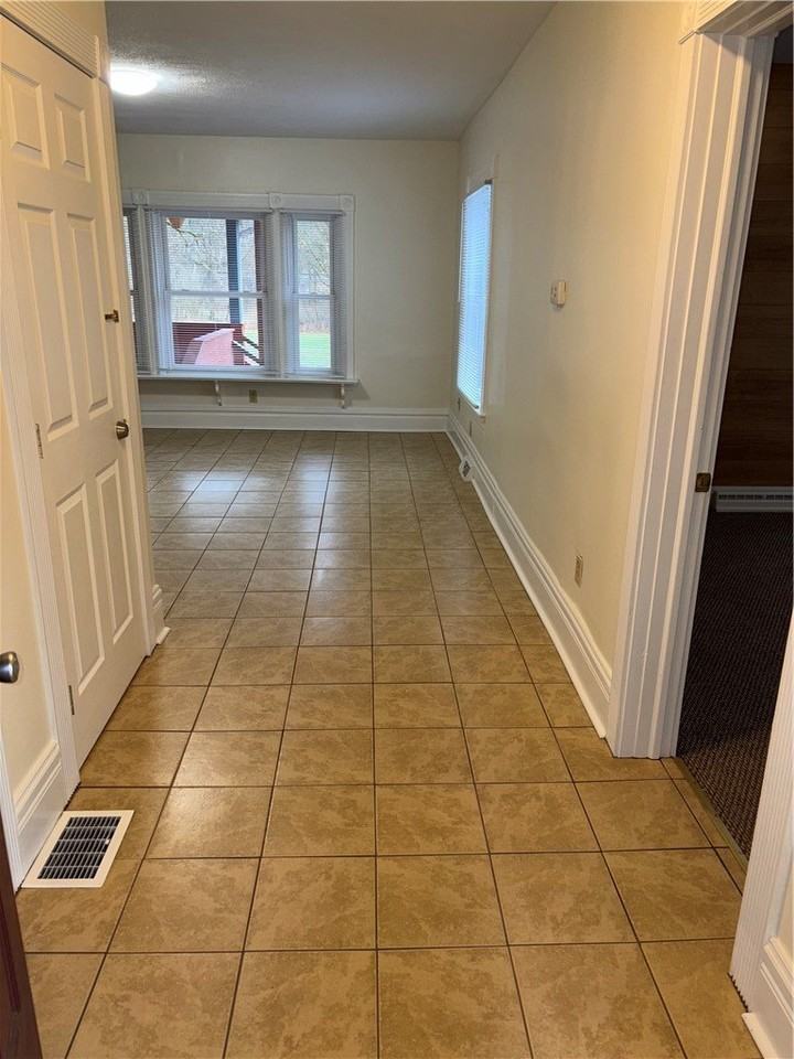 316 S Washington St #A - Photo 7 of 16