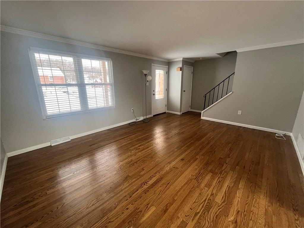 8239 Elaine Dr - Photo 3 of 17