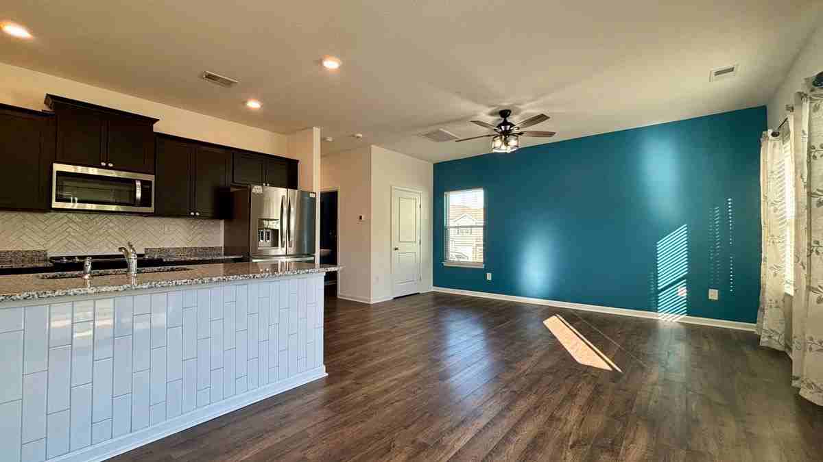 333 Emma Victoria Way - Photo 2 of 27