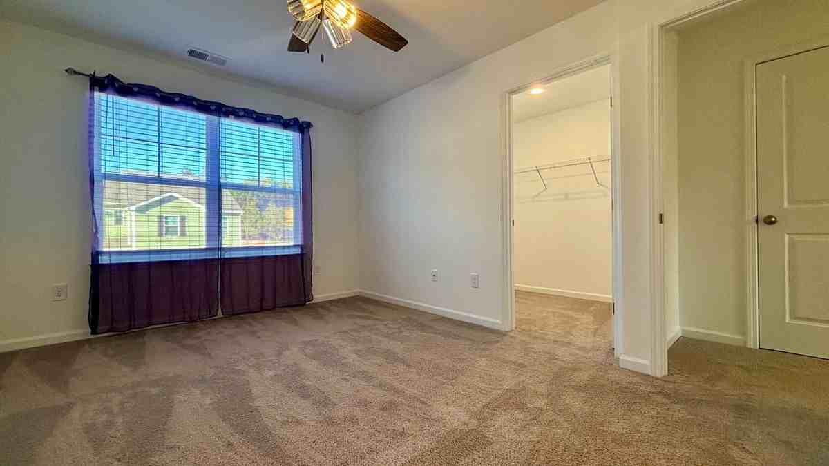 333 Emma Victoria Way - Photo 4 of 27