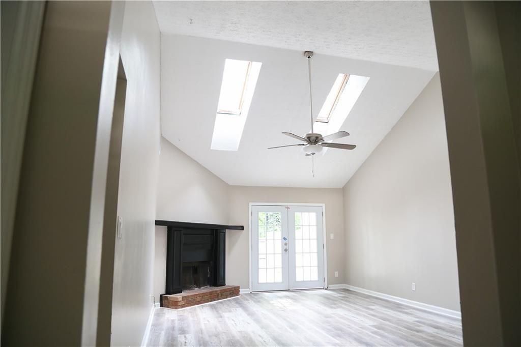 5141 Farm Place Dr Ne - Photo 3 of 9