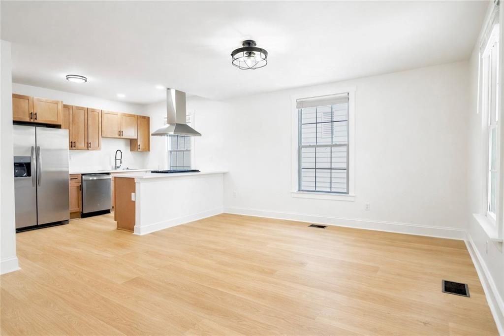 1039 Astor Ave Sw - Photo 2 of 18