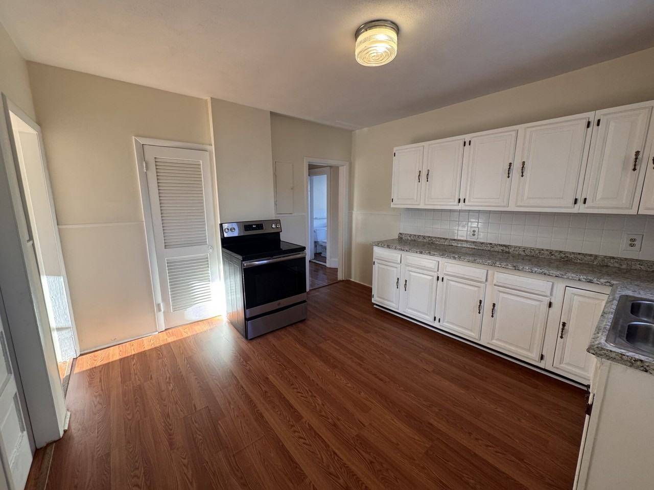 42 Wilson Ave - Photo 2 of 19