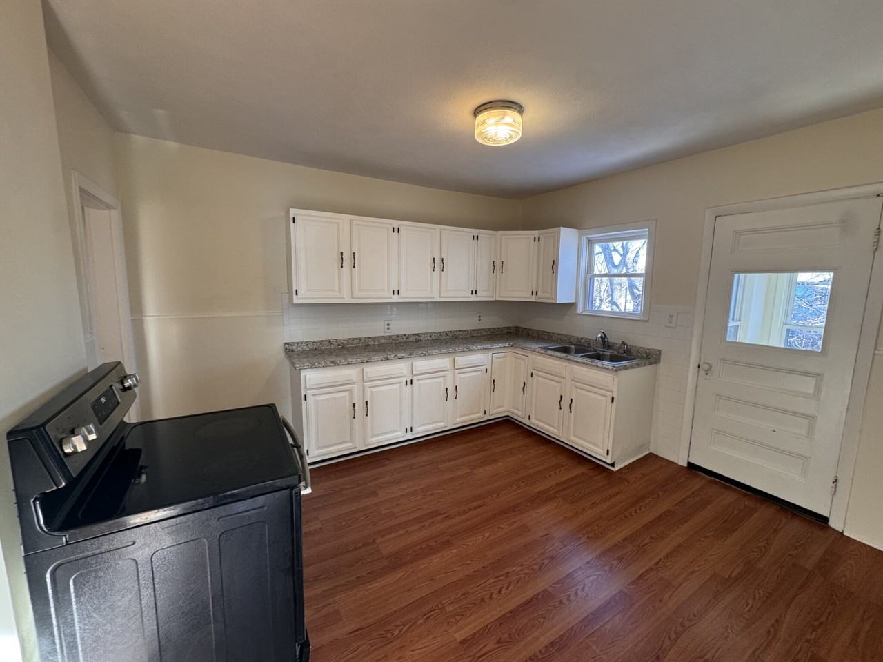 42 Wilson Ave - Photo 5 of 19