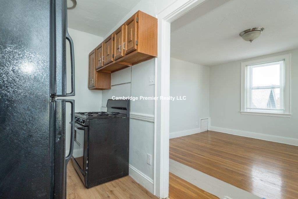 Highland Ave #17 - Photo 4 of 8