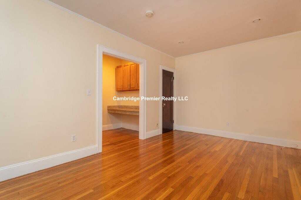 Highland Ave #27 - Photo 2 of 6